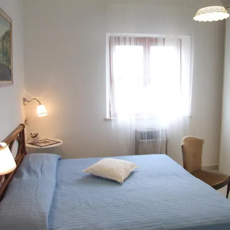 Apartman Apartment- Rosa 4+2 *